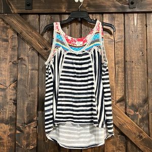 Crown and Ivy sleeveless Top